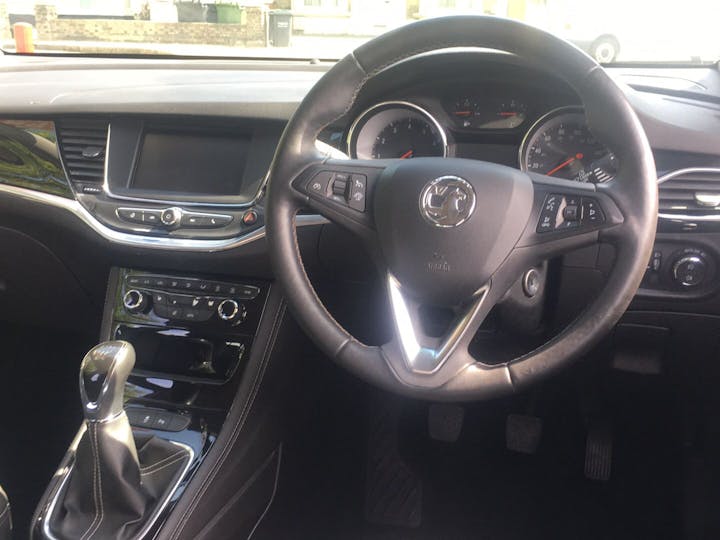 Silver Vauxhall Astra 1.4 Elite 2017