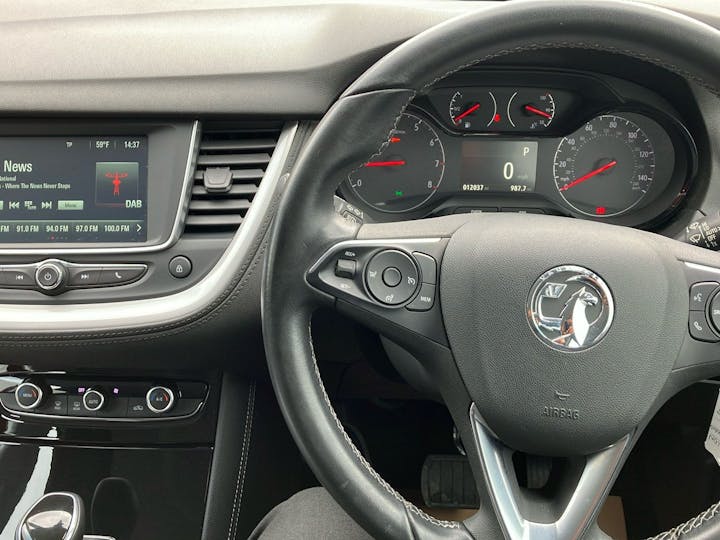 Red Vauxhall Grandland X 1.2 SE S/S 2018