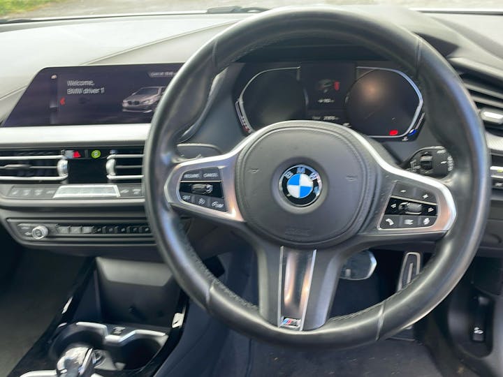 White BMW 1 Series 1.5 118i M Sport 2020
