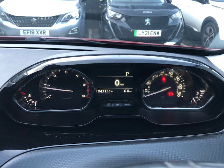 Red Peugeot 2008 1.5 Bluehdi S/S GT Line 2019