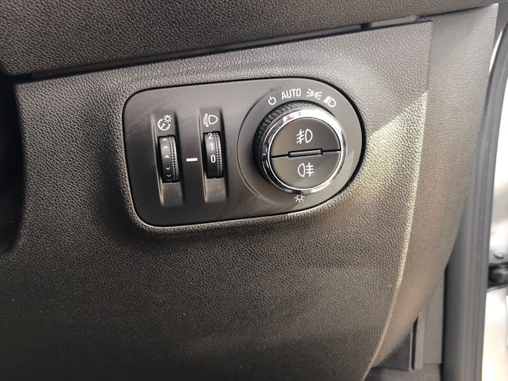 Silver Vauxhall Corsa 1.4 SRi 2018