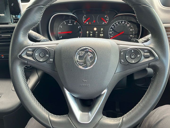 White Vauxhall Combo Life 1.2 SE S/S 2021