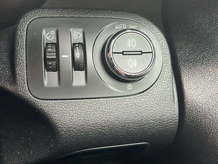 Brown Vauxhall Combo Life 1.5 Energy CDTi S/S 2019