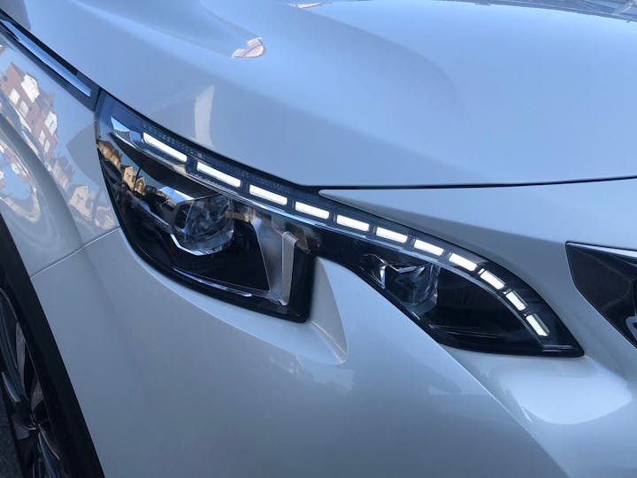 White Peugeot 3008 1.5 Bluehdi S/S GT Line Premium 2018