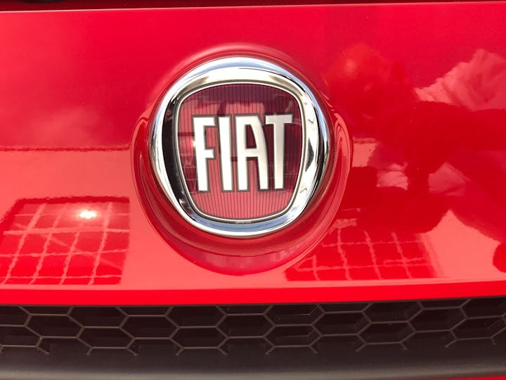Red FIAT Punto 1.2 Easy Plus 2018