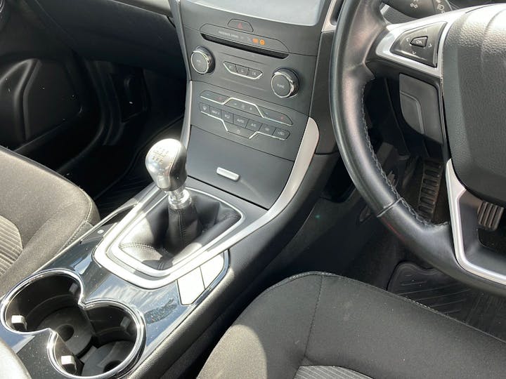Silver Ford Galaxy 1.5 Zetec 2017