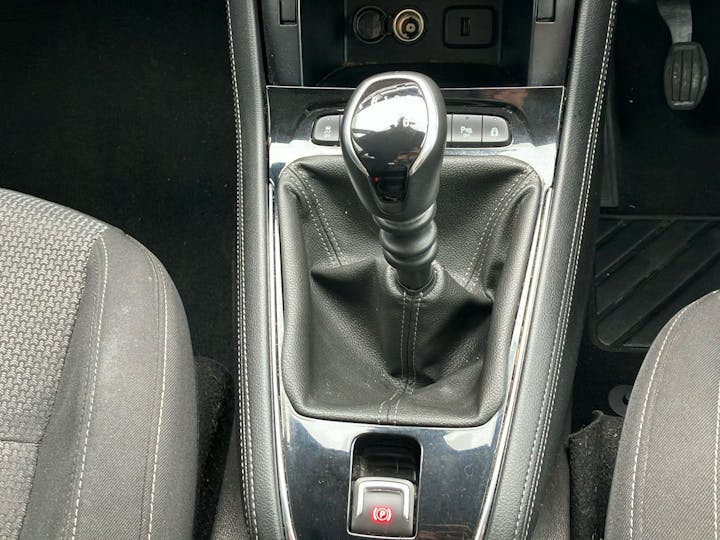 Grey Vauxhall Grandland X 1.2 SE 2020