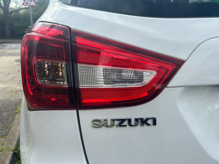 White Suzuki Sx4 S Cross 1.4 Sz5 Boosterjet 2020