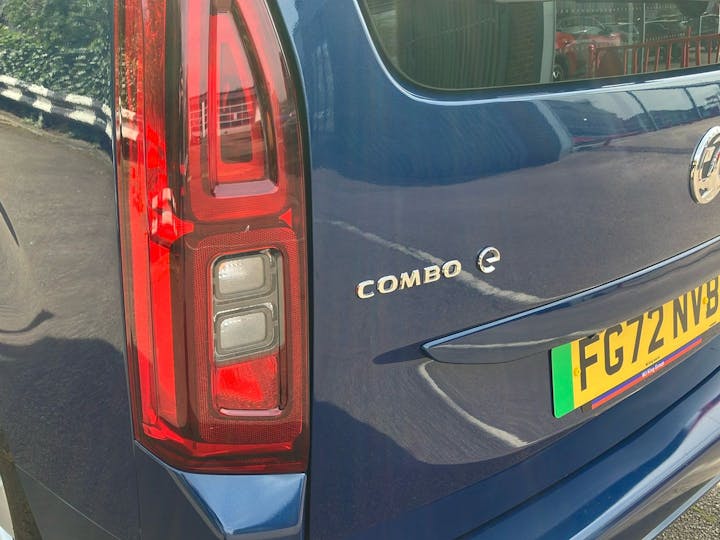 Blue Vauxhall Combo Life SE Xl S/S 2022