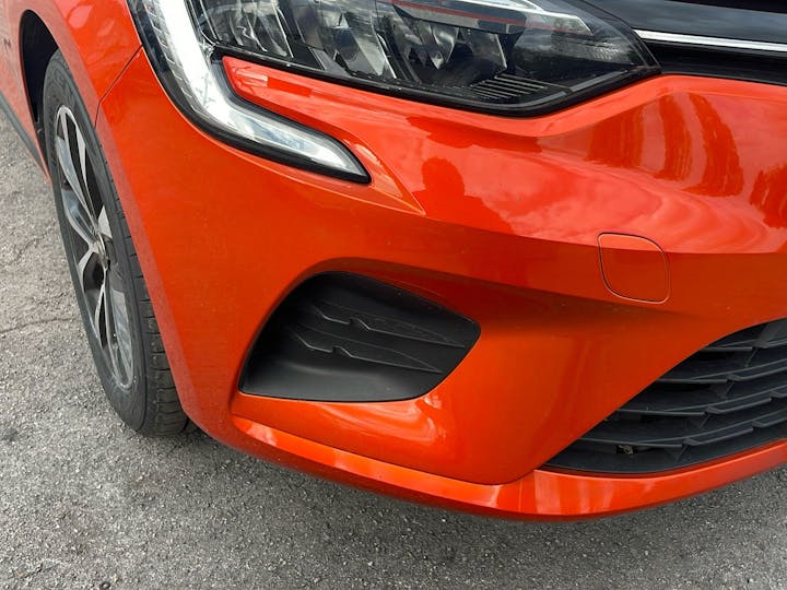 Orange Renault Clio 1.0 Iconic Tce 2021