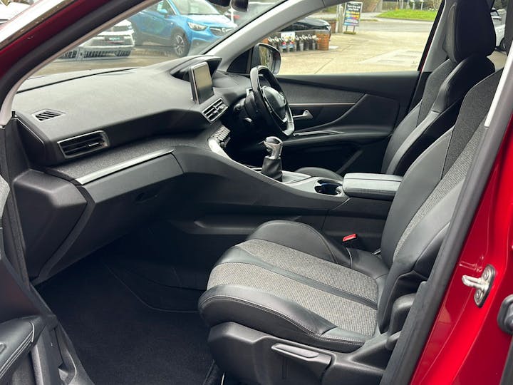 Red Peugeot 3008 1.5 Bluehdi S/S Allure 2019
