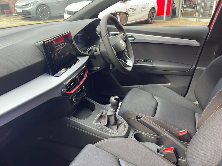Red SEAT Ibiza 1.0 TSI Fr 2024