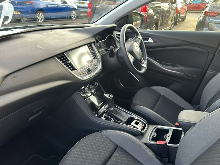Grey Vauxhall Grandland X 1.2 SRi Nav 2020