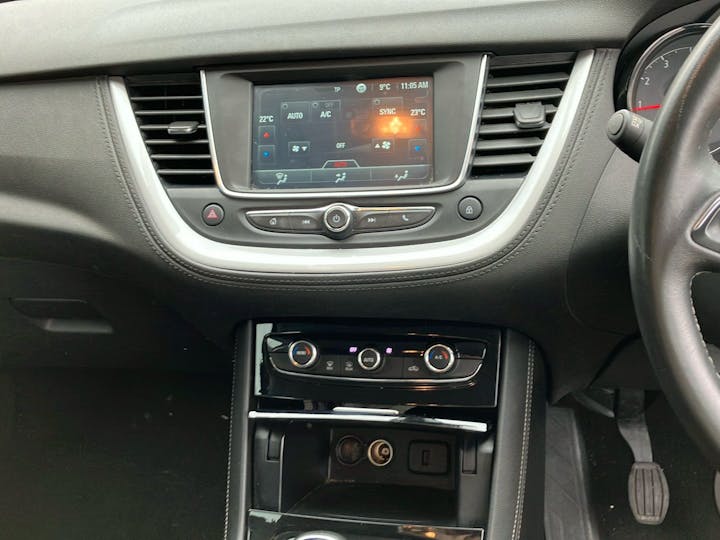 Grey Vauxhall Grandland X 1.2 SE 2020