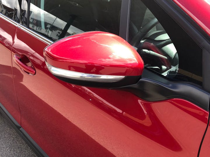 Red Peugeot 2008 1.2 S/S Allure 2019
