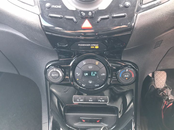 Silver Ford Fiesta 1.0 Titanium X 2015