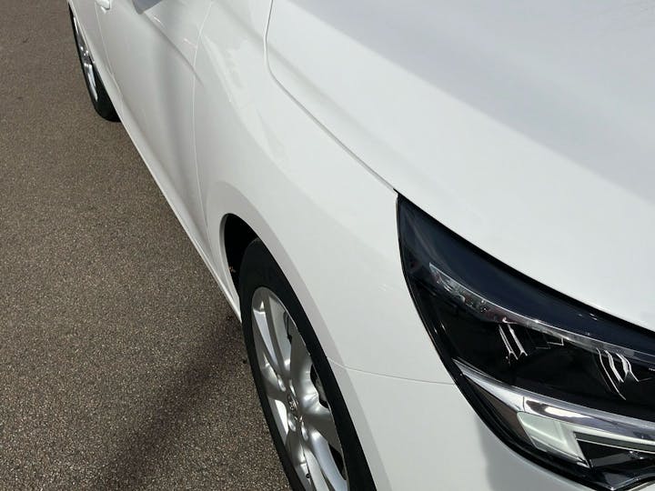White Vauxhall Corsa 1.2 SE 2021
