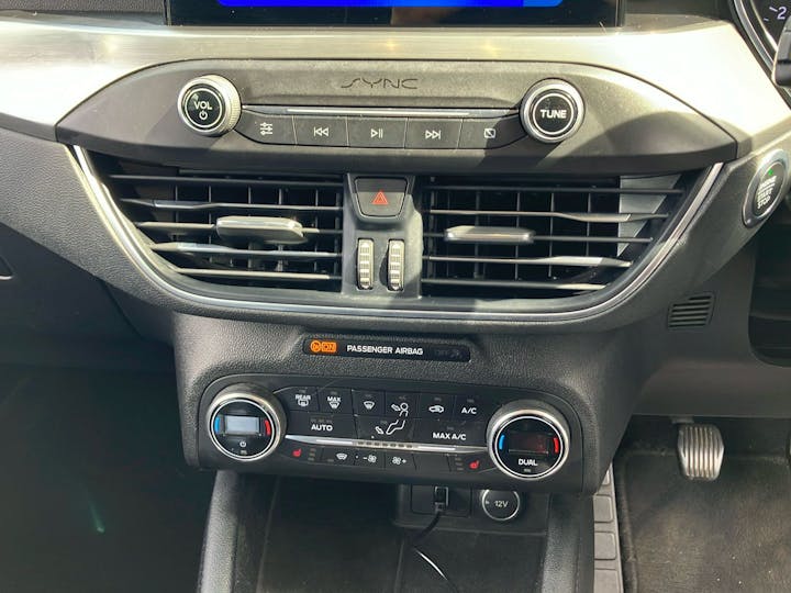 Grey Ford Focus 1.0 Titanium 2019