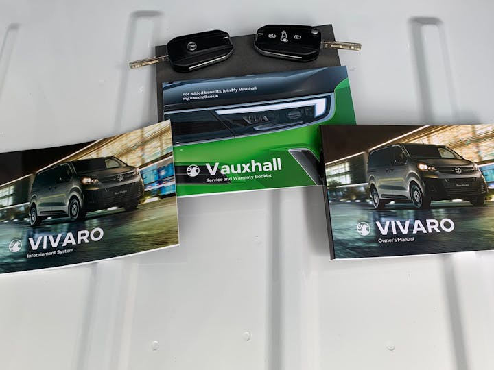White Vauxhall Vivaro 1.5 L1h1 F2700 Dynamic S/S 2022