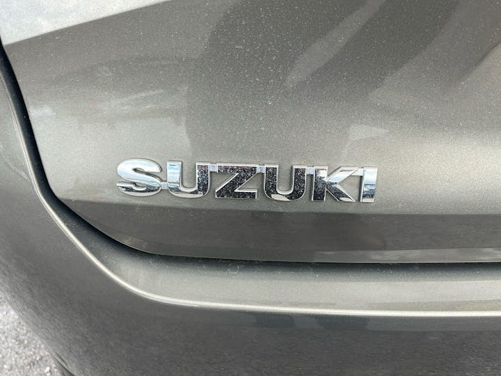  Suzuki Swace 1.8 Motion 2023