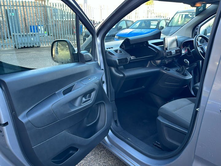 Grey Vauxhall Combo 1.5 L1h1 2000 Le Nav S/S 2019