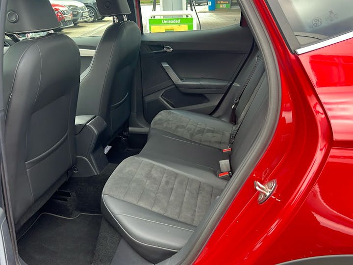 Red SEAT Arona 1.0 Ecotsi Xcellence Lux DSG 2021
