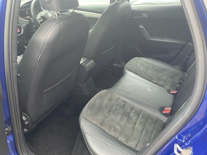 Blue SEAT Arona 1.0 TSI Xcellence Lux 2020
