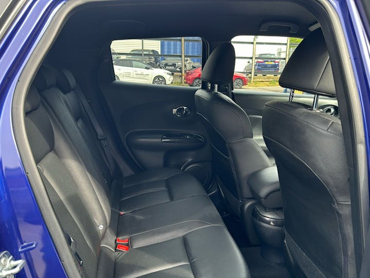 Blue Nissan Juke 1.6 Tekna Xtronic 2018