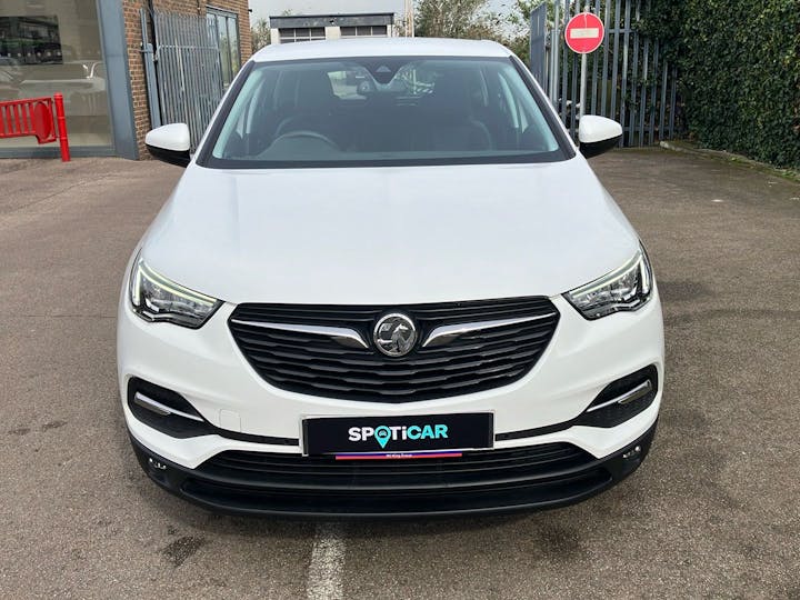 White Vauxhall Grandland X 1.2 Business Edition Nav 2021