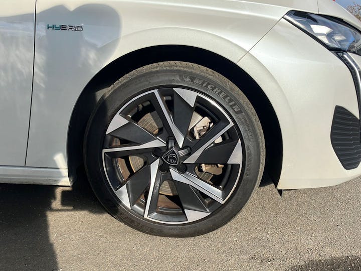White Peugeot 308 1.6 Plug In Hybrid S/S Allure Premium 2022