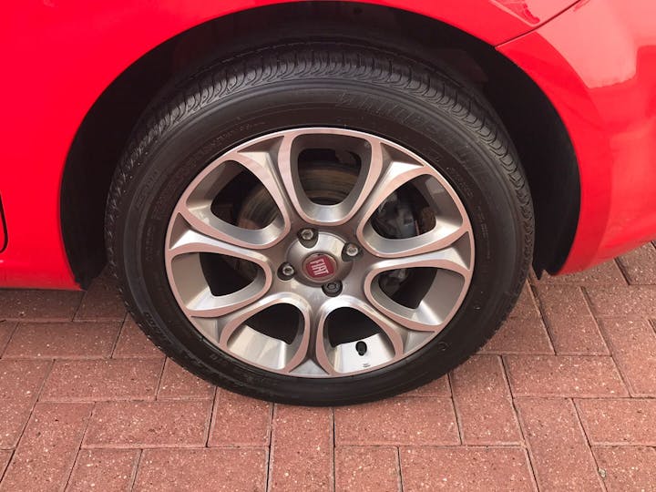 Red FIAT Punto 1.2 Easy Plus 2018